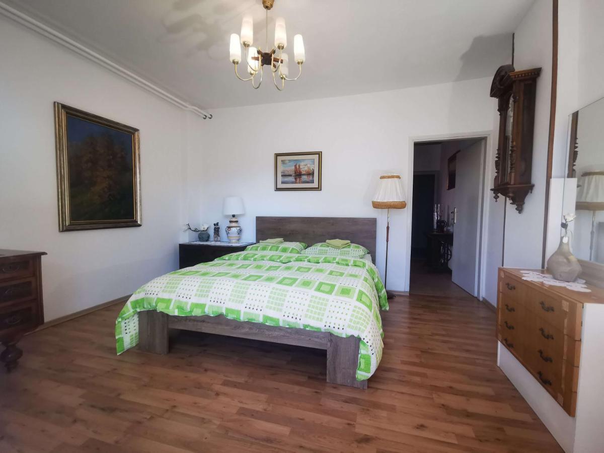 Pri Noni "Istracycle" Apartment Lucija Luaran gambar