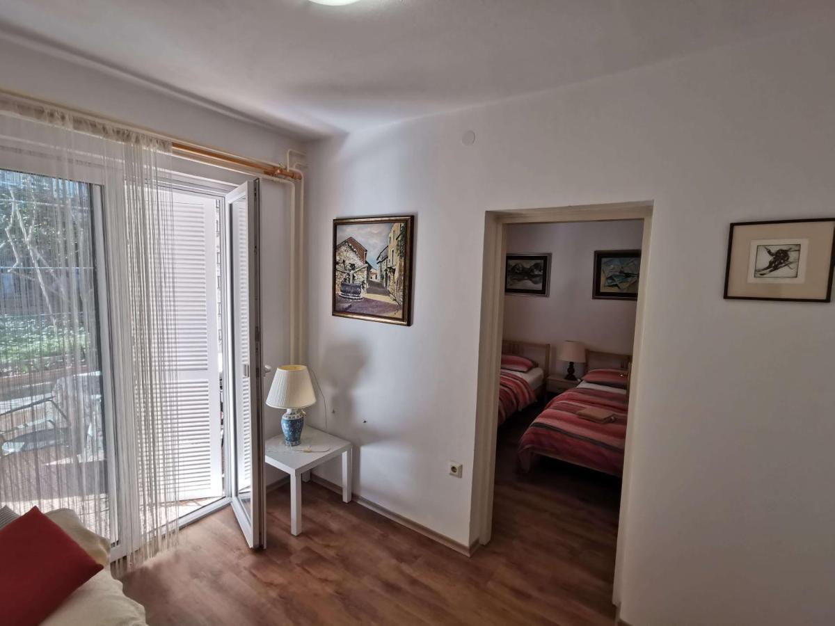 Pri Noni "Istracycle" Apartment Lucija Luaran gambar