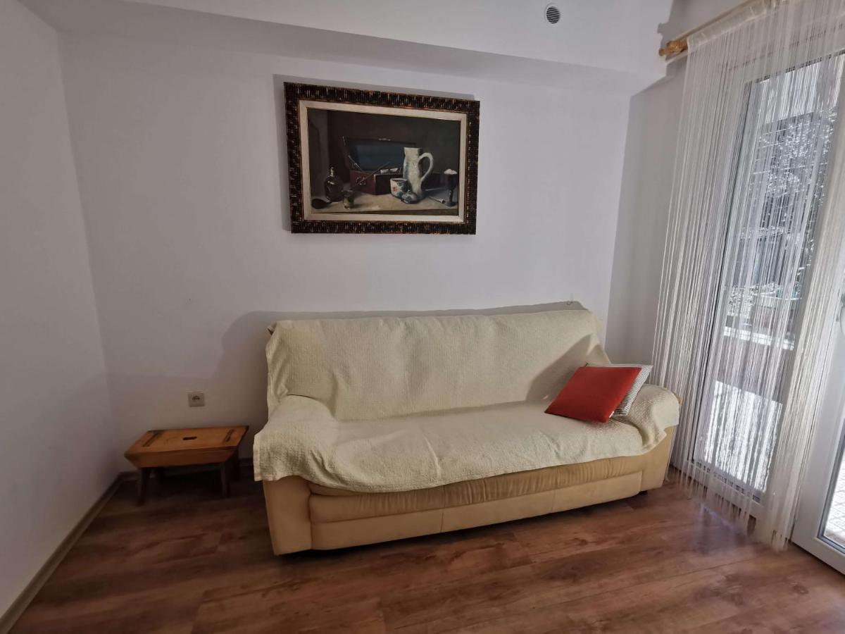 Pri Noni "Istracycle" Apartment Lucija Luaran gambar