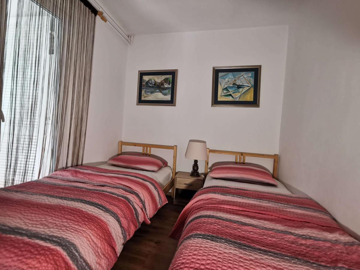 Pri Noni "Istracycle" Apartment Lucija Luaran gambar